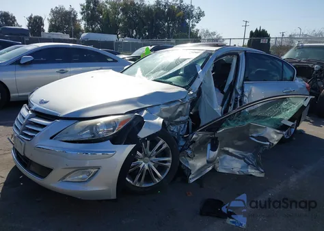 2012 Hyundai Genesis 3.8 z USA, uszkodzony, nr VIN KMHGC4DD9CU176046